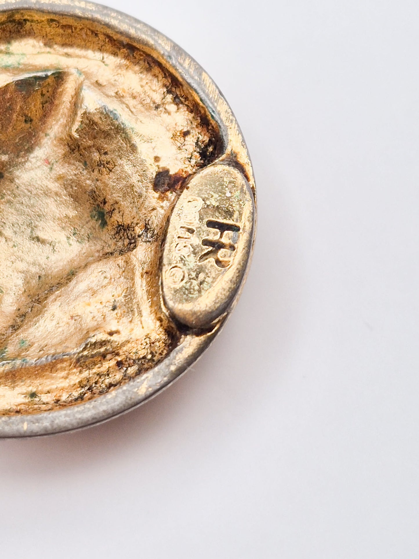 Helena Rubinstein vintažiniai auskarai-klipsai | Koralų kabošonai | HR © | 2,5 cm