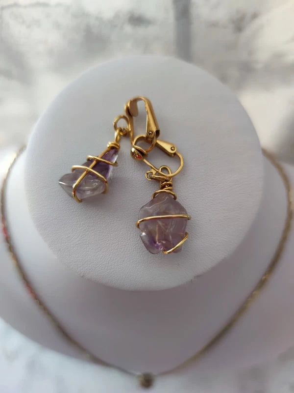 Rinkinukas su ametistais - grandinėlė ir auskarai, rankų darbas, wire wrapped