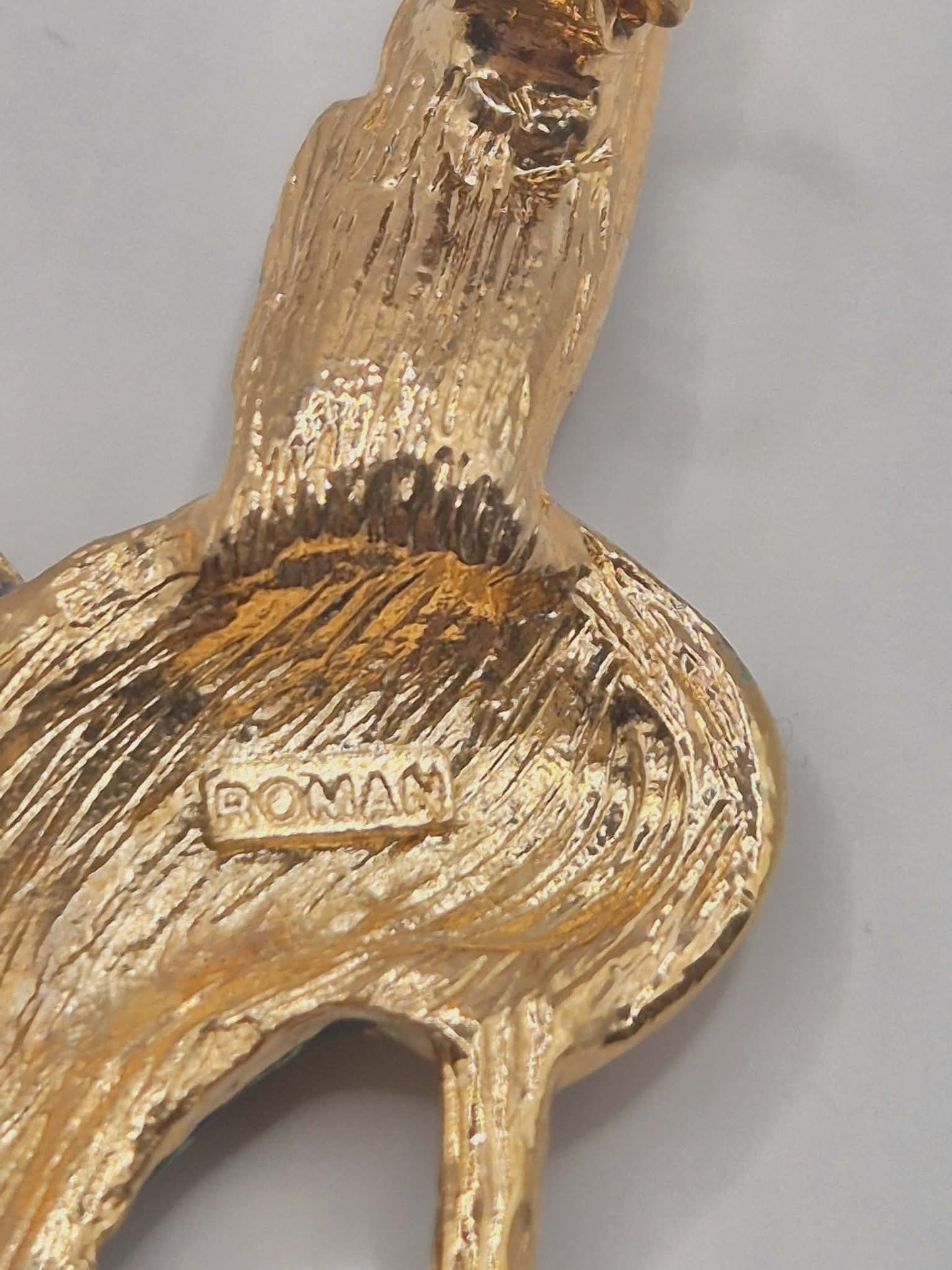 Vintažinė ROMAN kolibrio sagė su emaliu ir kristalais, 1980 m.