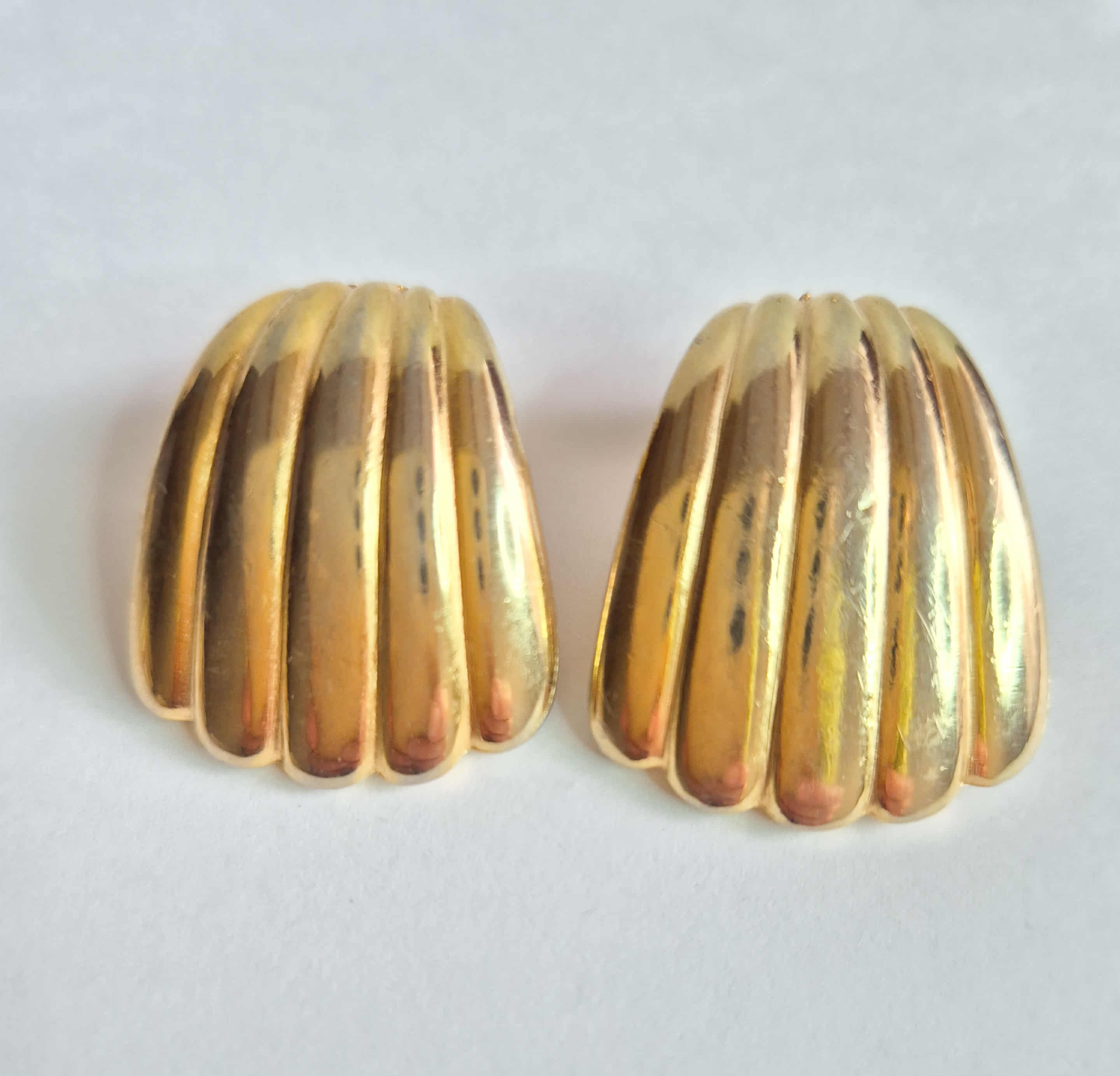 Vintažiniai auksinės spalvos klipsai