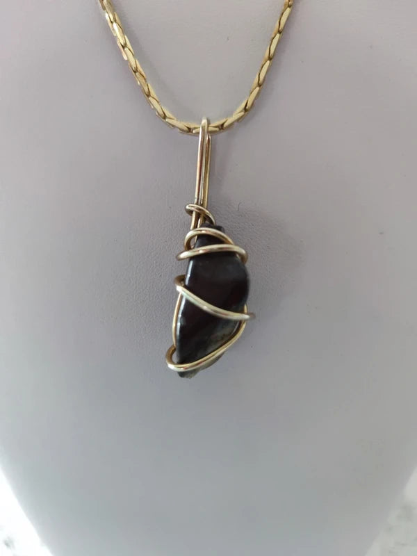Rinkinukas su ametistais - grandinėlė ir auskarai, rankų darbas, wire wrapped