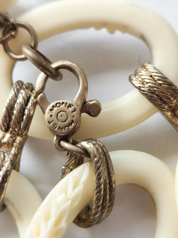 Monet vintažinis vėrinys