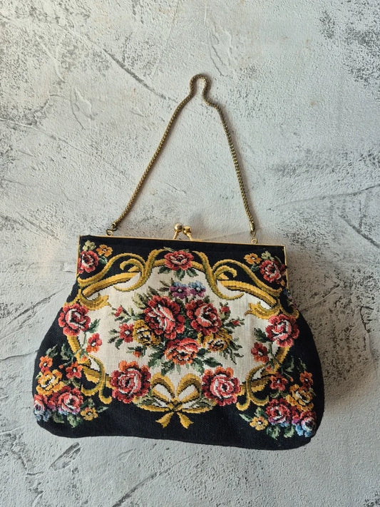 Vintažinė rankinė su gėlių motyvu