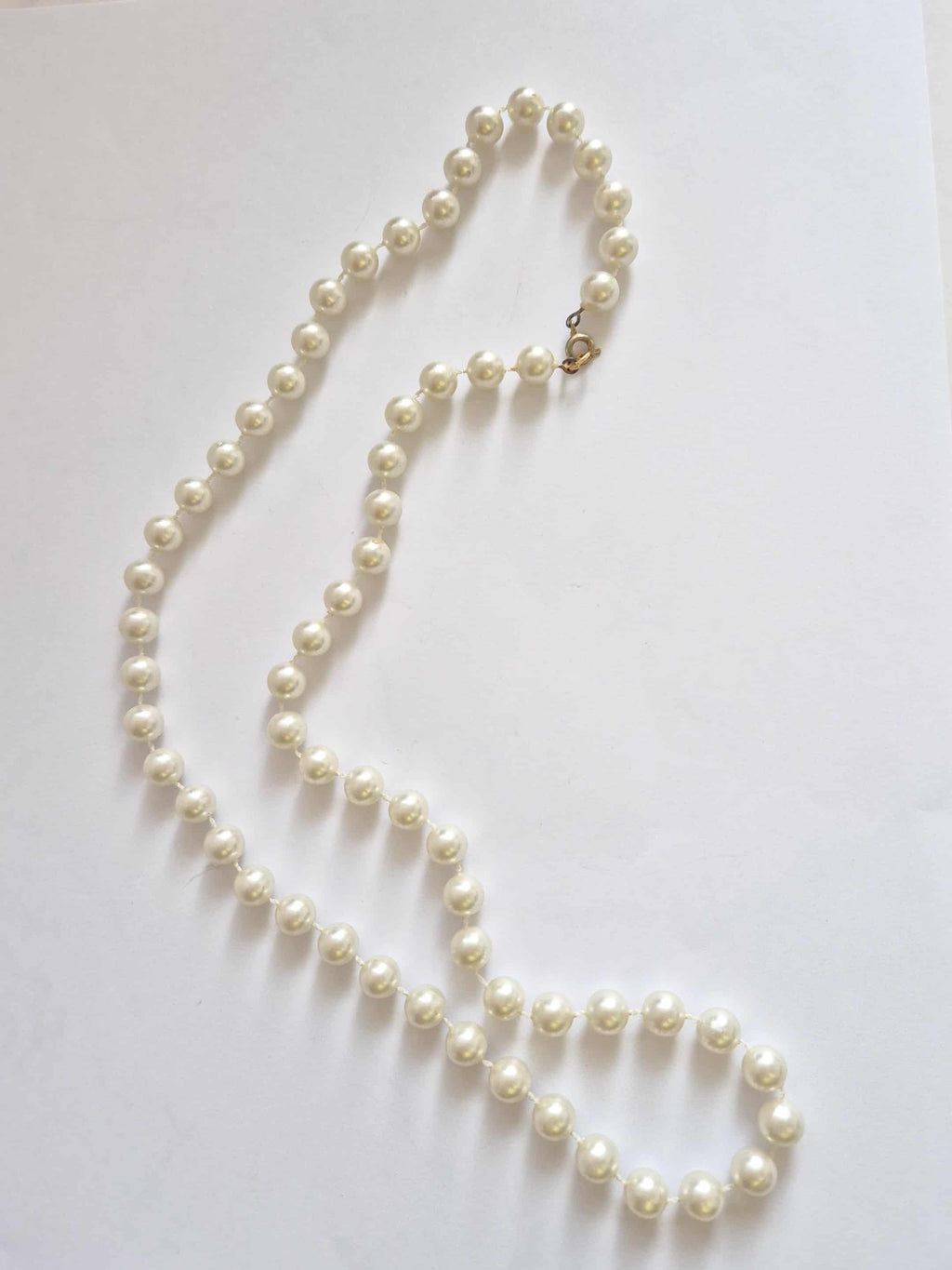 Vintažiniai Balti Karoliai