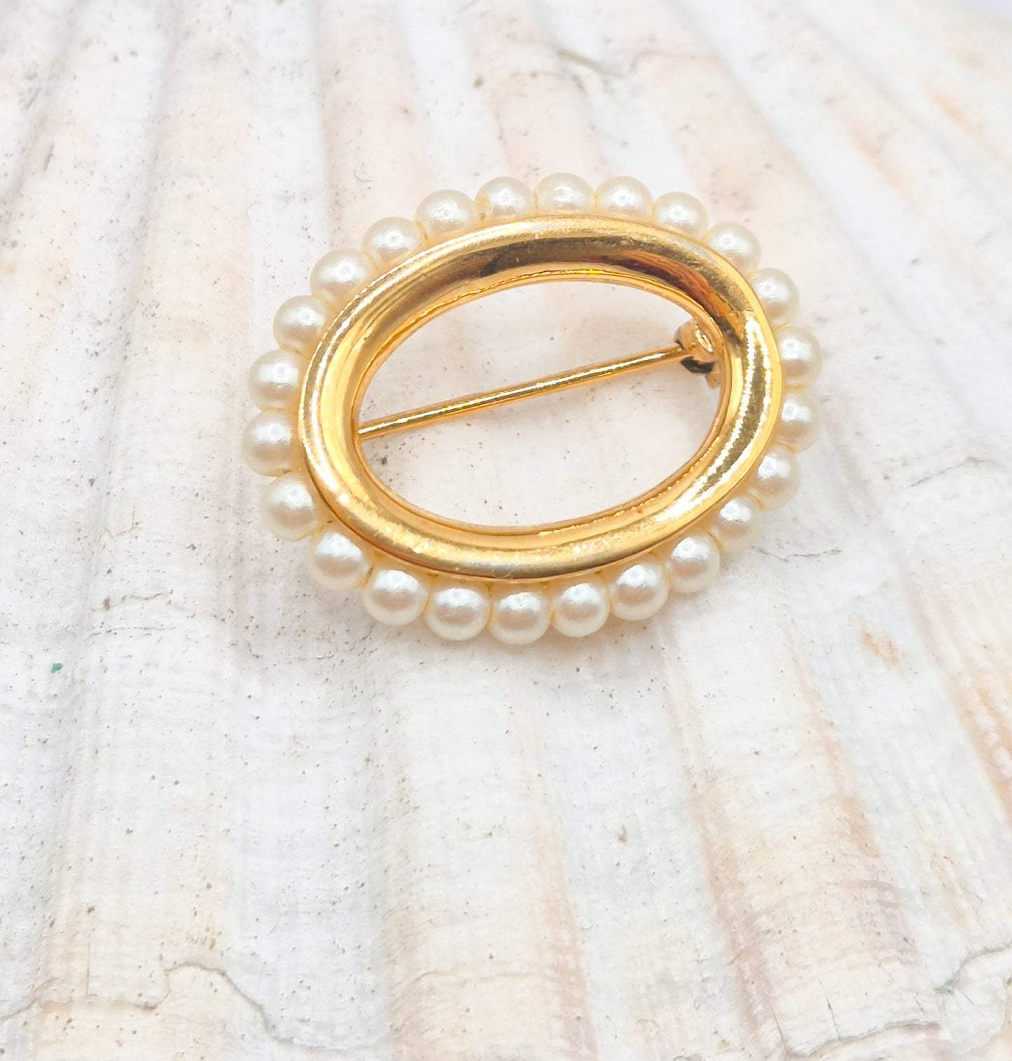 Vintažinė NAPIER sagė su perlais, 2,5 cm