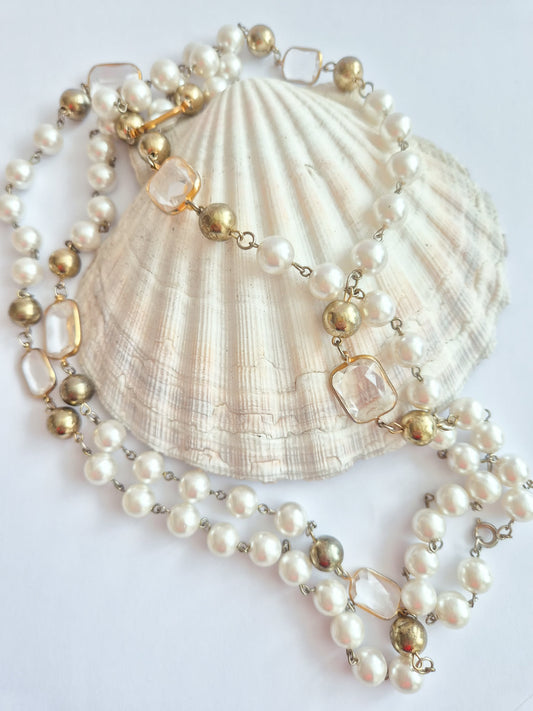 Vintažinė ilga perlų grandinėlė su kristalais, 138 cm, 1960-1970 m.