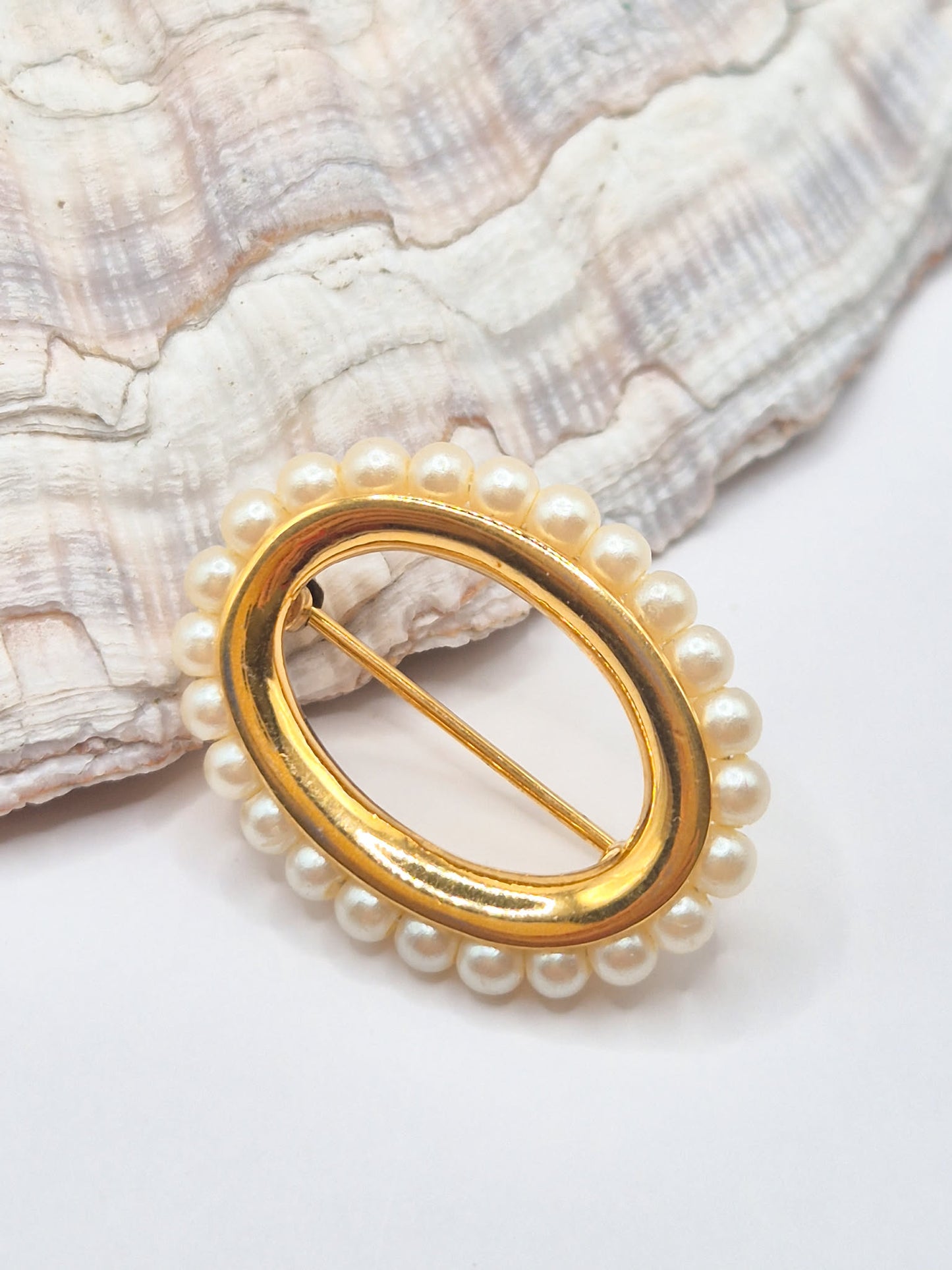 Vintažinė NAPIER sagė su perlais, 2,5 cm