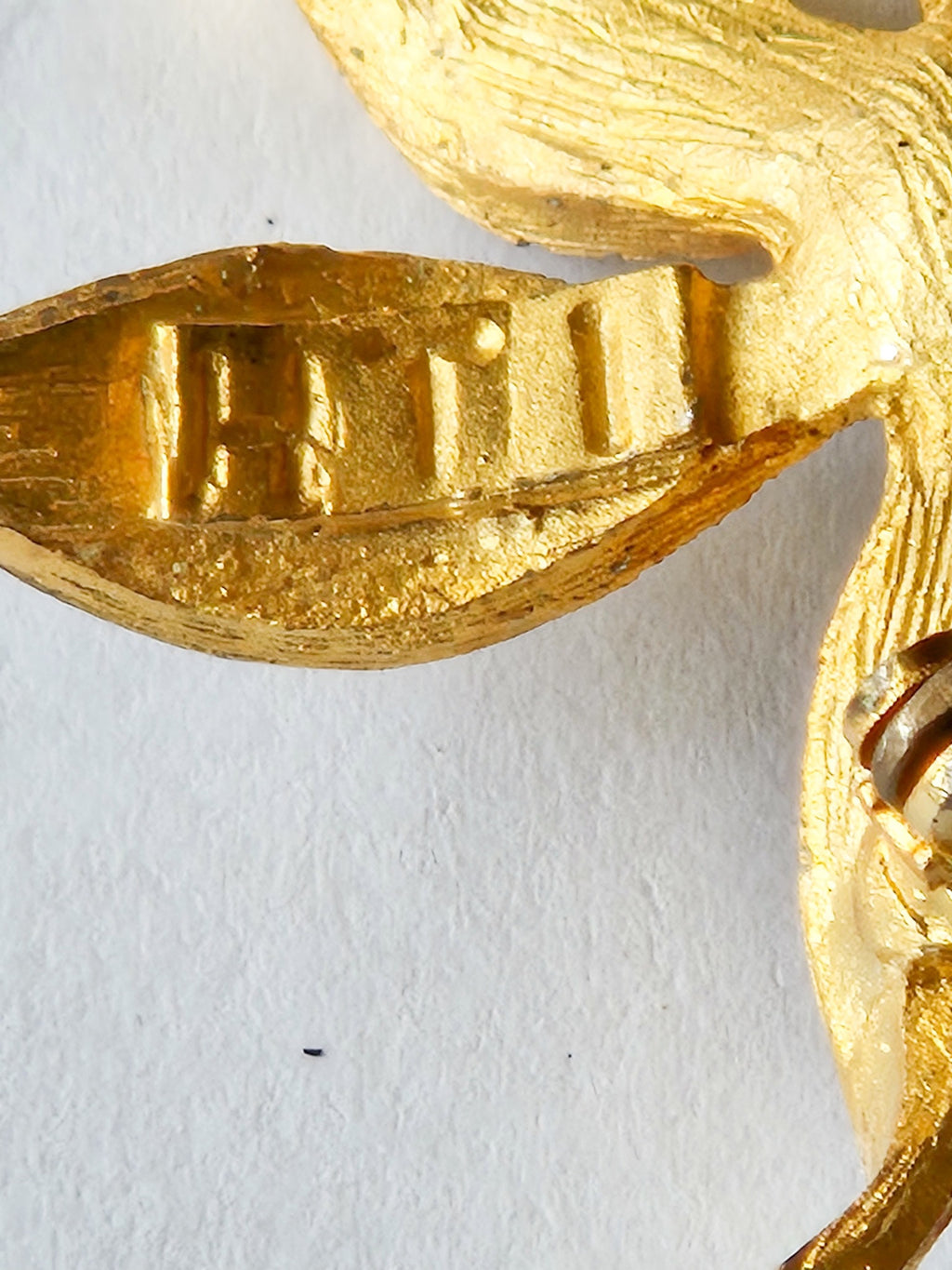 HTI sagė su perlais