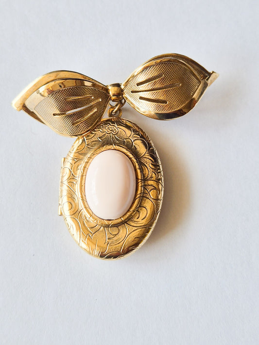 Vintažinė sagė-medalionas