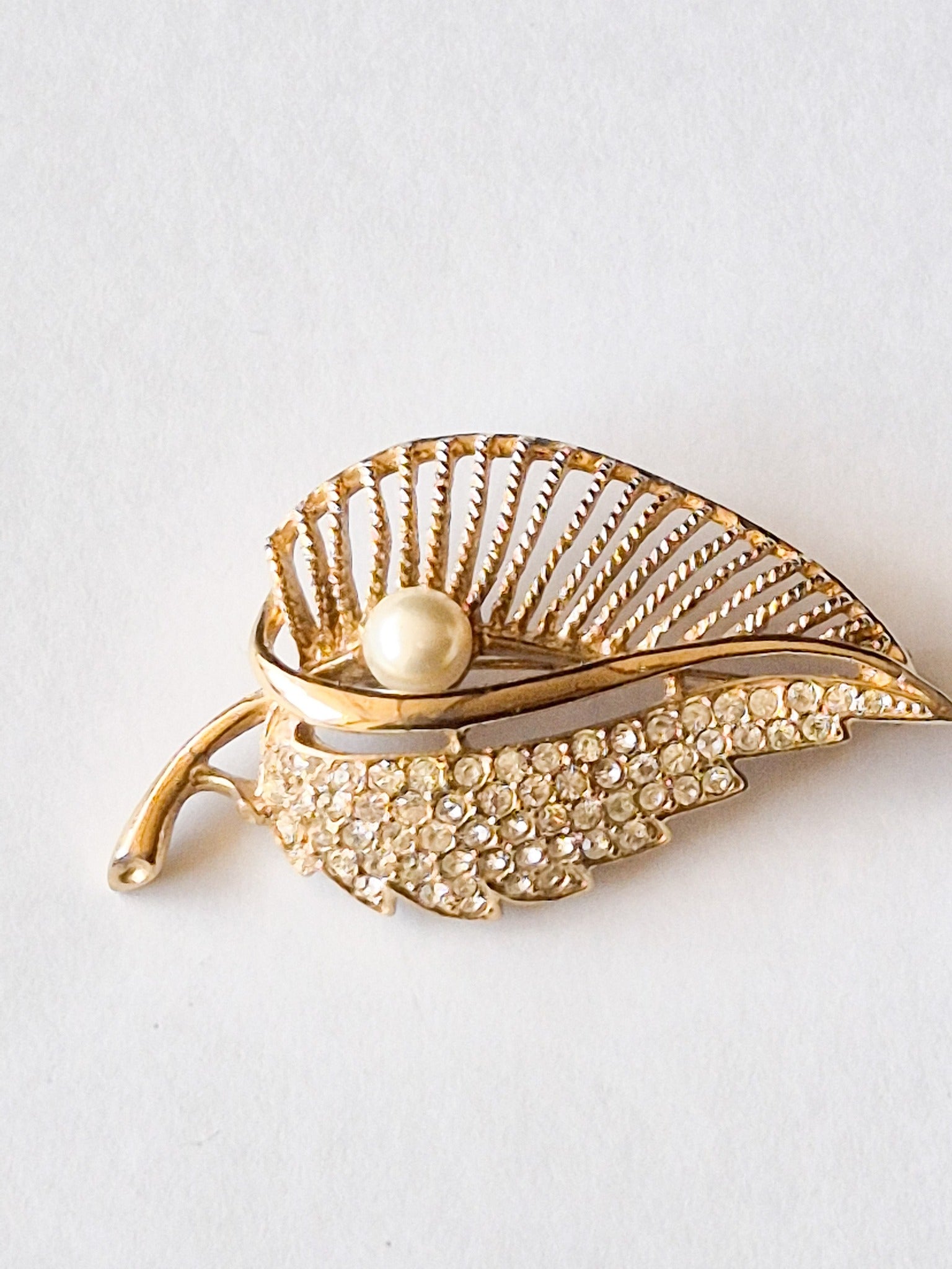 Vintažinė sagė su perliuku