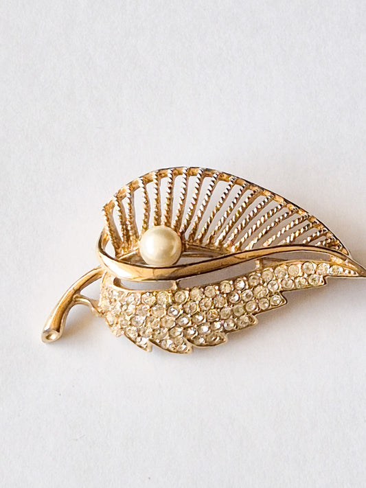 Vintažinė sagė su perliuku