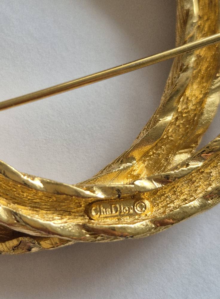 Vintažinė Dior sagė