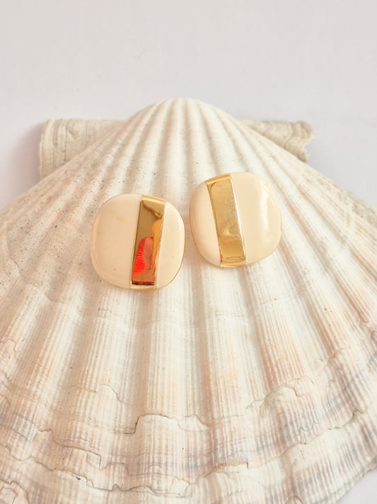 Vintažiniai MONET klipsai, kreminiai su auksiniu akcentu, 1980-1990 m.