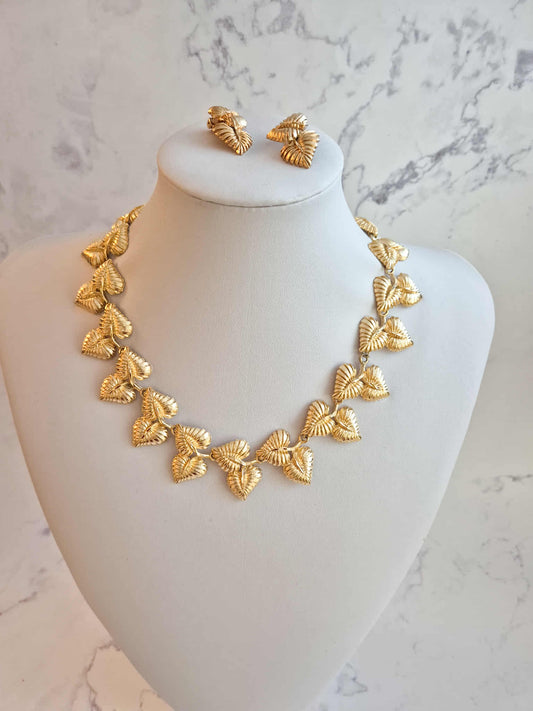 Vintažinis rinkinukas - vėrinys ir auskarai su auksiniais lapeliais