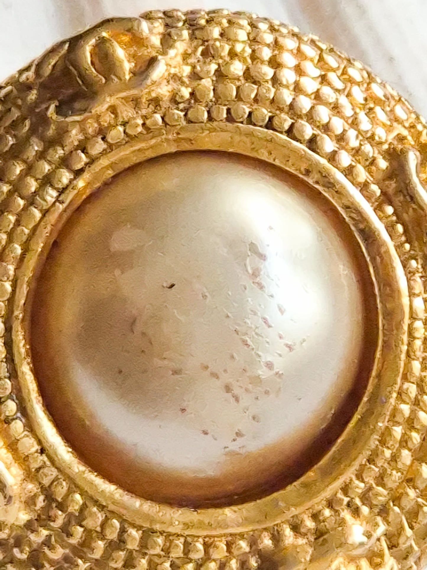 Vintage CHANEL klipsai su perlais ir originalia dėžute 31 RUE CAMBON