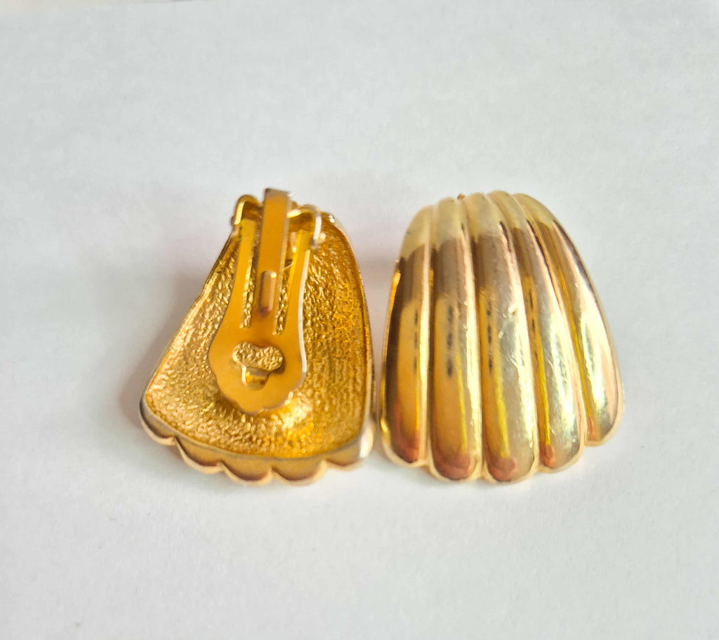 Vintažiniai auksinės spalvos klipsai