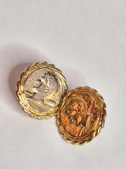 Vintažiniai klipsai su monetų dizainu