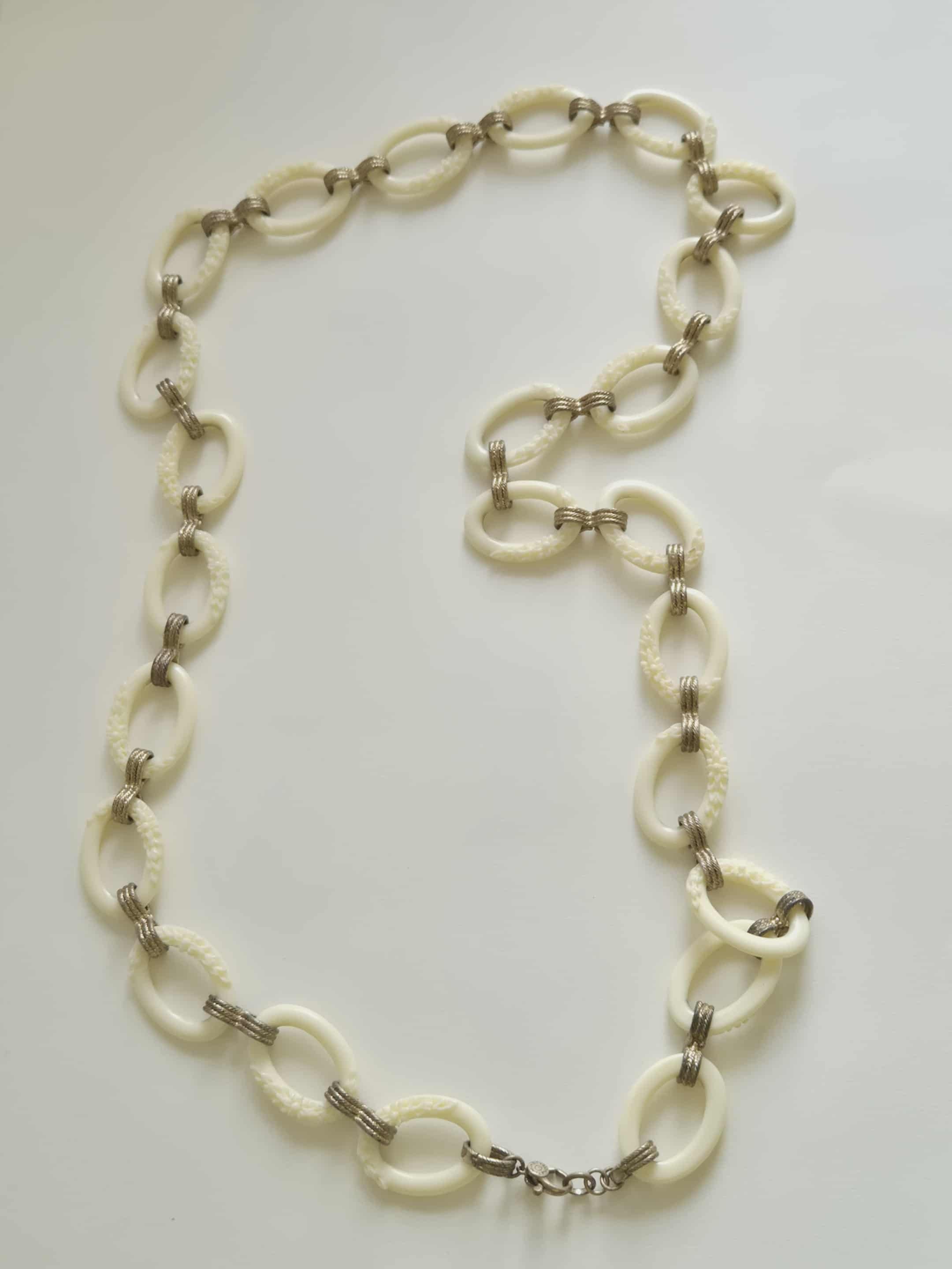 Monet vintažinis vėrinys