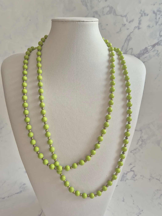 Vintažinis ilgas žalių karoliukų kaklo papuošalas