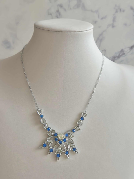 Vintažinis  kaklo papuošalas su mėlynais akmenėliais