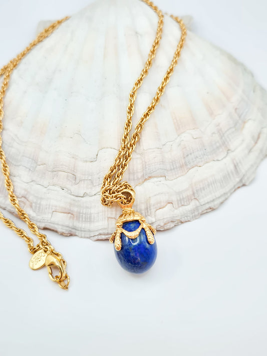 Vintažiniai JOAN RIVERS Classics Collection Faberzhe kiaušinio kaklo papuošalas su lazuritu