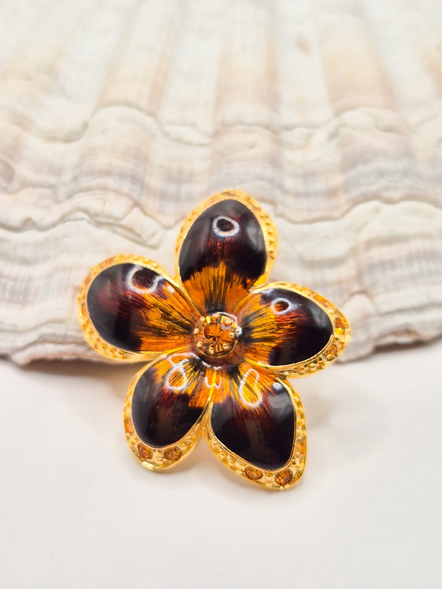 Vintažinė sagė Joan Rivers Classics Collection | Gėlė | Russet emalė | Topazų kristalai | 3,2 cm
