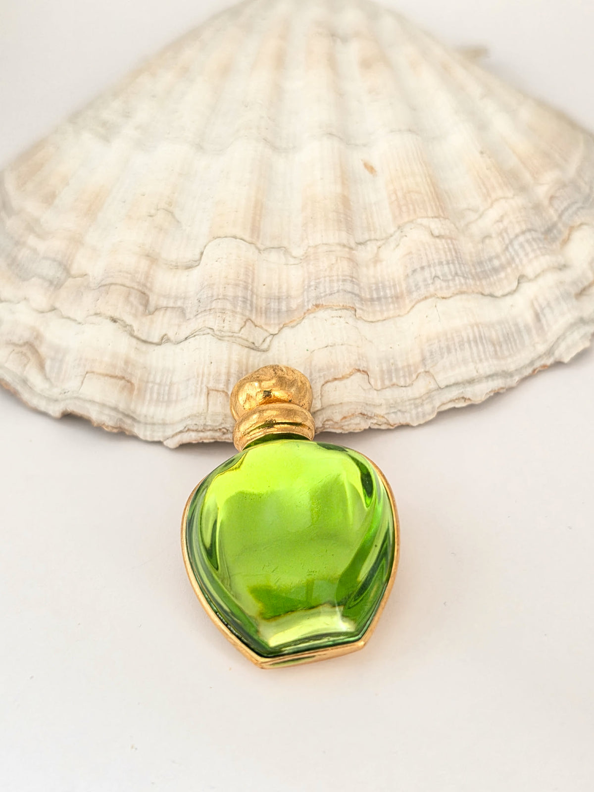 Christian Dior vintažinė sagė – Tendre Poison kvepalų flakonas