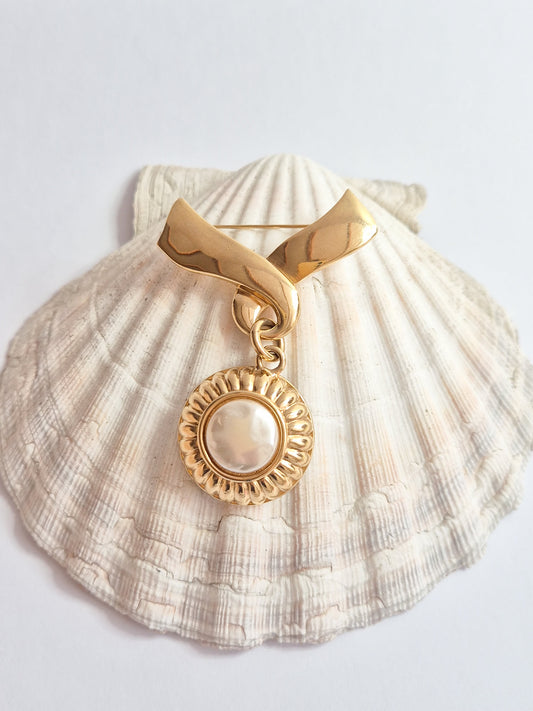 Vintažinė Givenchy sagė su perlamutru, Made in France, 1980-1990 m.