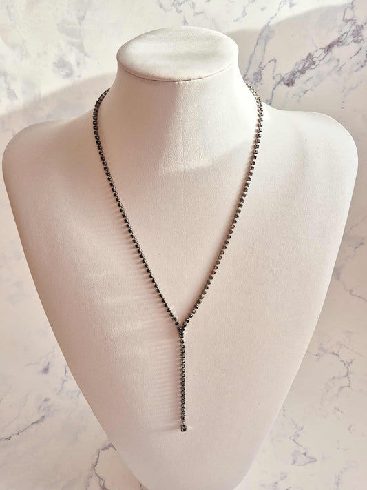 Liz Claiborne vintažinis vėrinys su juodais kristalais